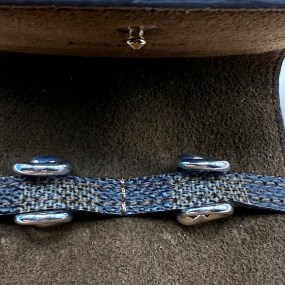 Tiffany & Co. Sterling Silver Cufflinks and a Louis Vuitton cufflinks case - Picture 3 of 6